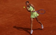 九游官网-郑钦文1-2遭到奥斯塔彭科逆转，止步WTA1000罗马站第三轮